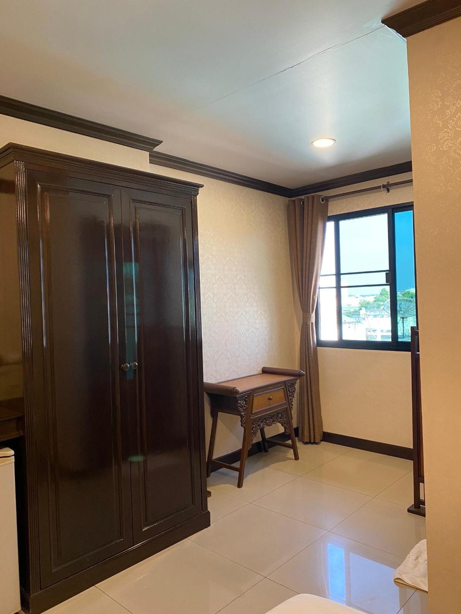 Romena Grand Hotel Chiang Mai Exterior photo