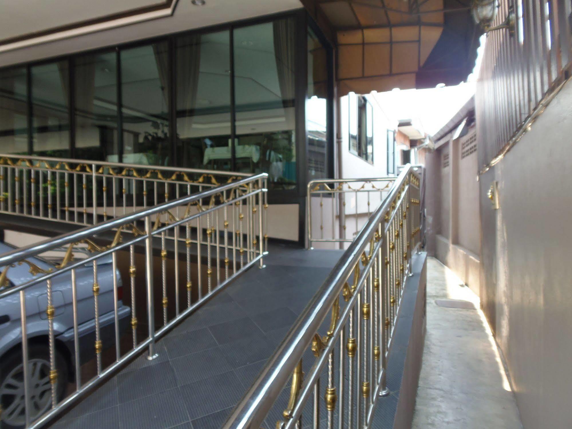Romena Grand Hotel Chiang Mai Exterior photo