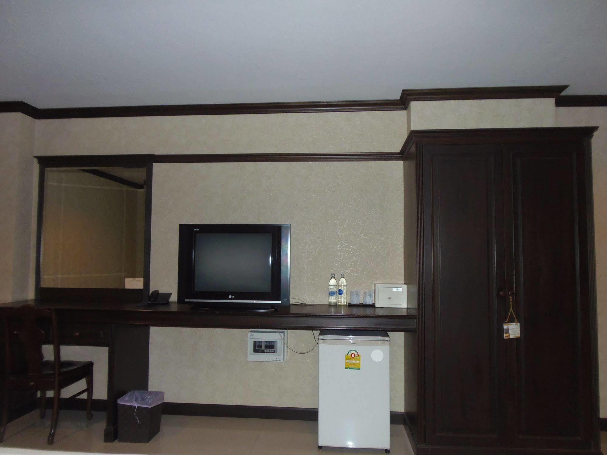 Romena Grand Hotel Chiang Mai Exterior photo